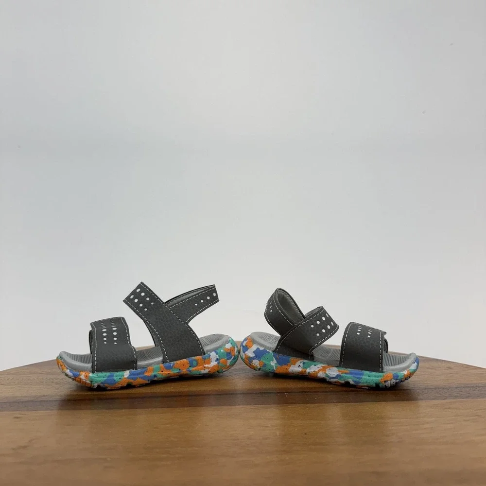 New NWOB Little Kids See Kai Run Billie Flexirun Strapped Gray Sandals‎ Size 5 C